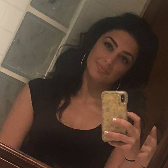 Meet your Posher, Shpresa - Picture 1 of 1